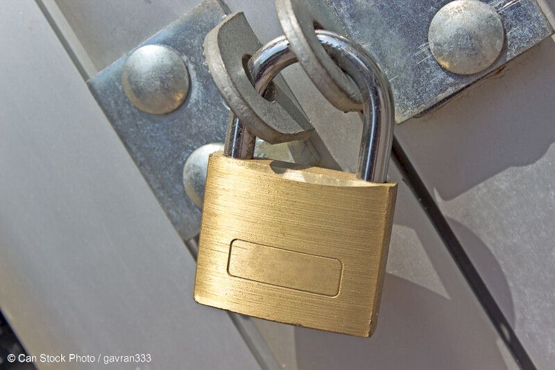 Des portes et des cadenas